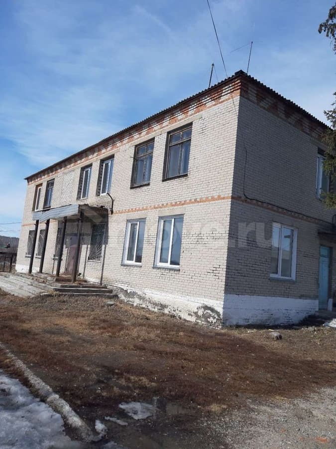 нежилое здание, 487 м²